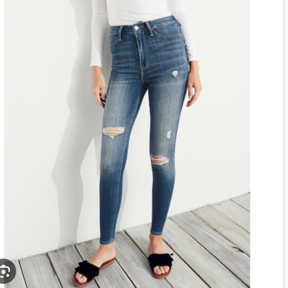 Hollister Advanced Stretch Ripped Ultra High Rise Jean Leggings